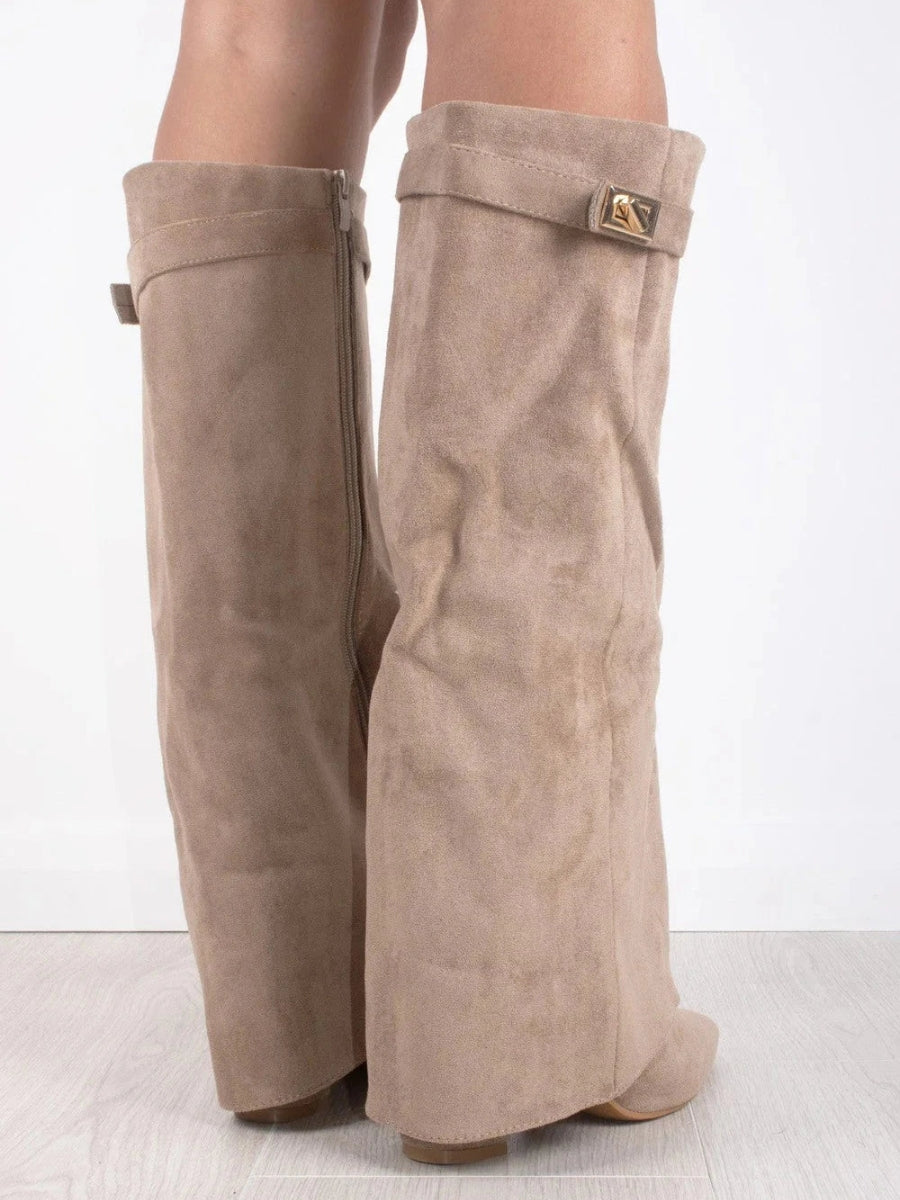 Elegant Women's Boots Made of High-Quality Suede with Golden Accents