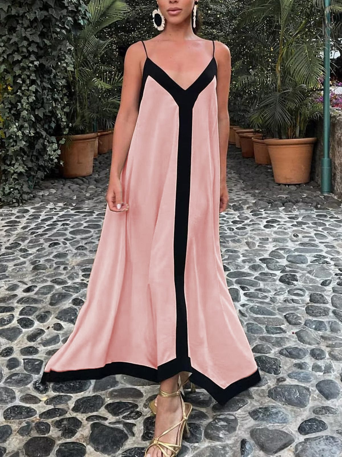 Adeltraud | Maxi Dress with V-Neck and Contrast Details