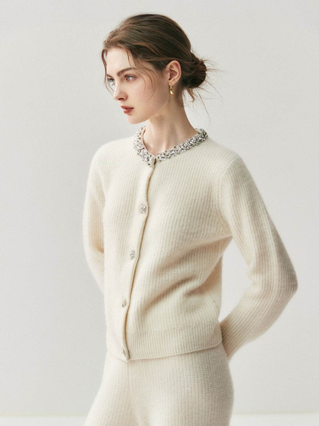 100% Alashan Cashmere Diamond-Collar Cardigan