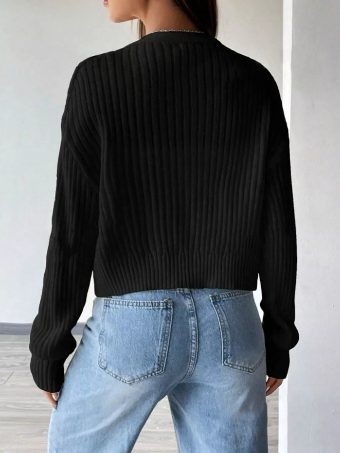 Cropped Ribbed Knit Cardigan with V-Neckline