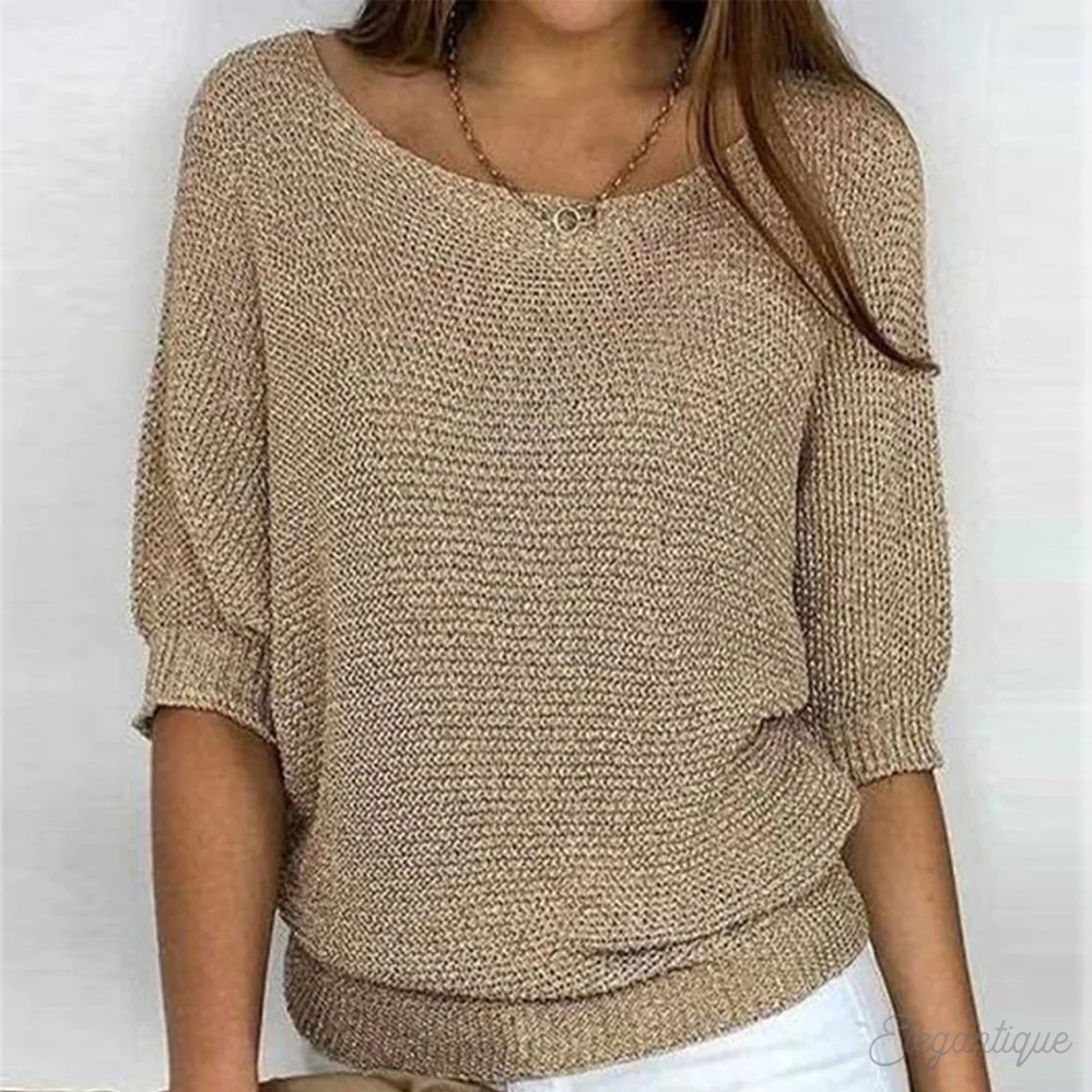 Relaxed Knit Sweater with Wide Sleeves and Round Neck