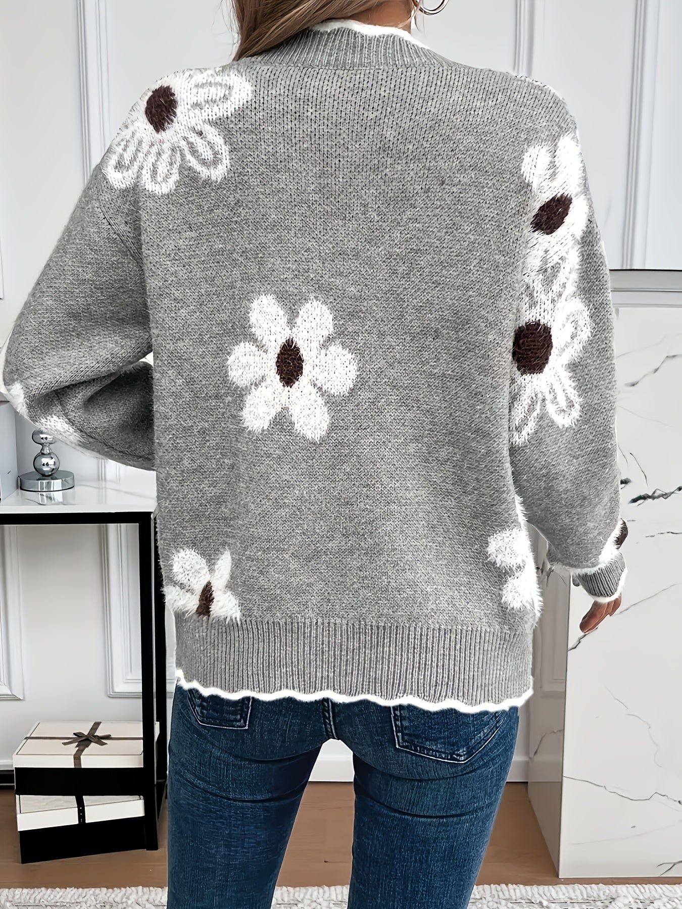 Soft Floral Knit Sweater with V-Neckline and Scallop Trim
