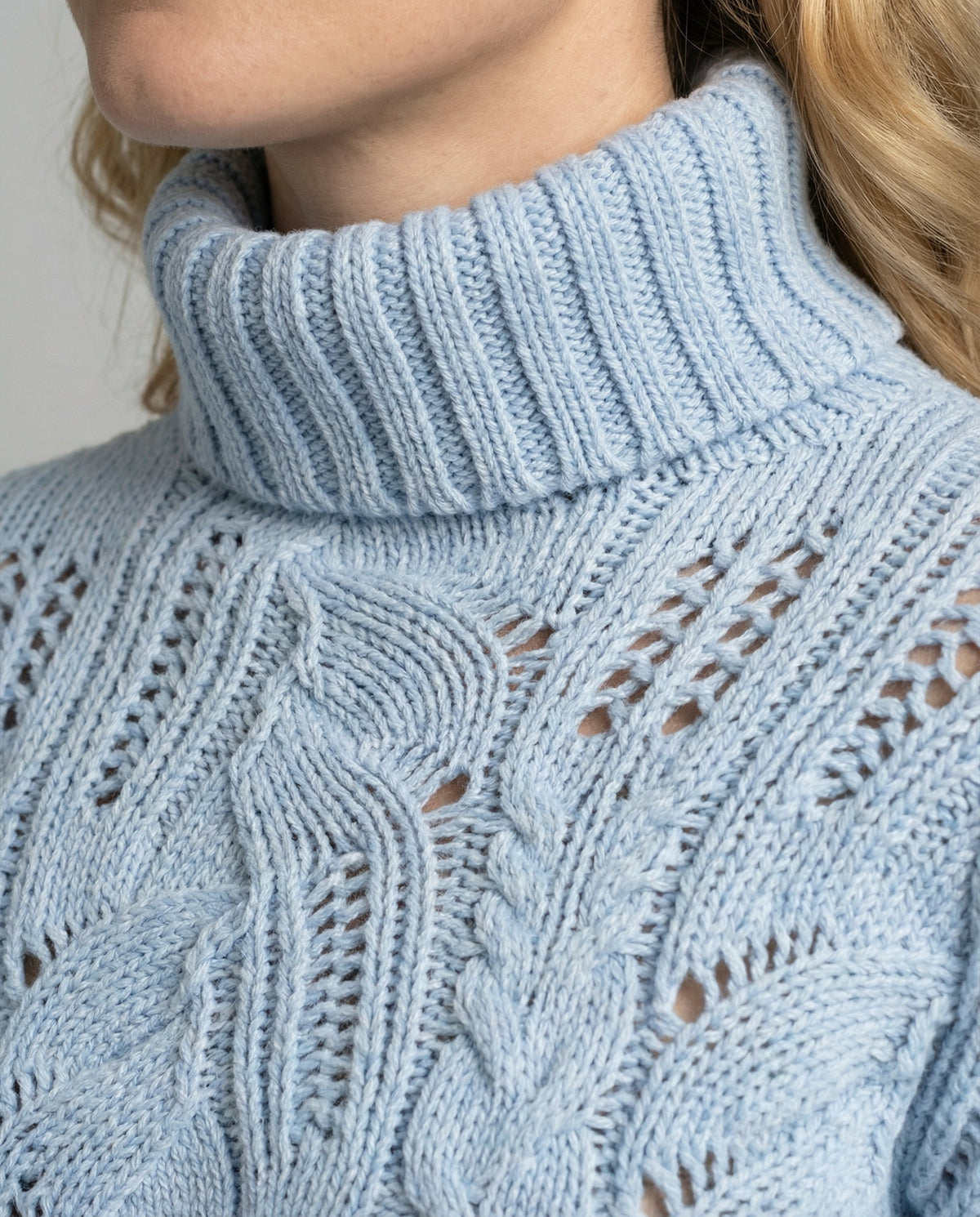 Women's Soft & Warm Minimalist Pullover Sweater